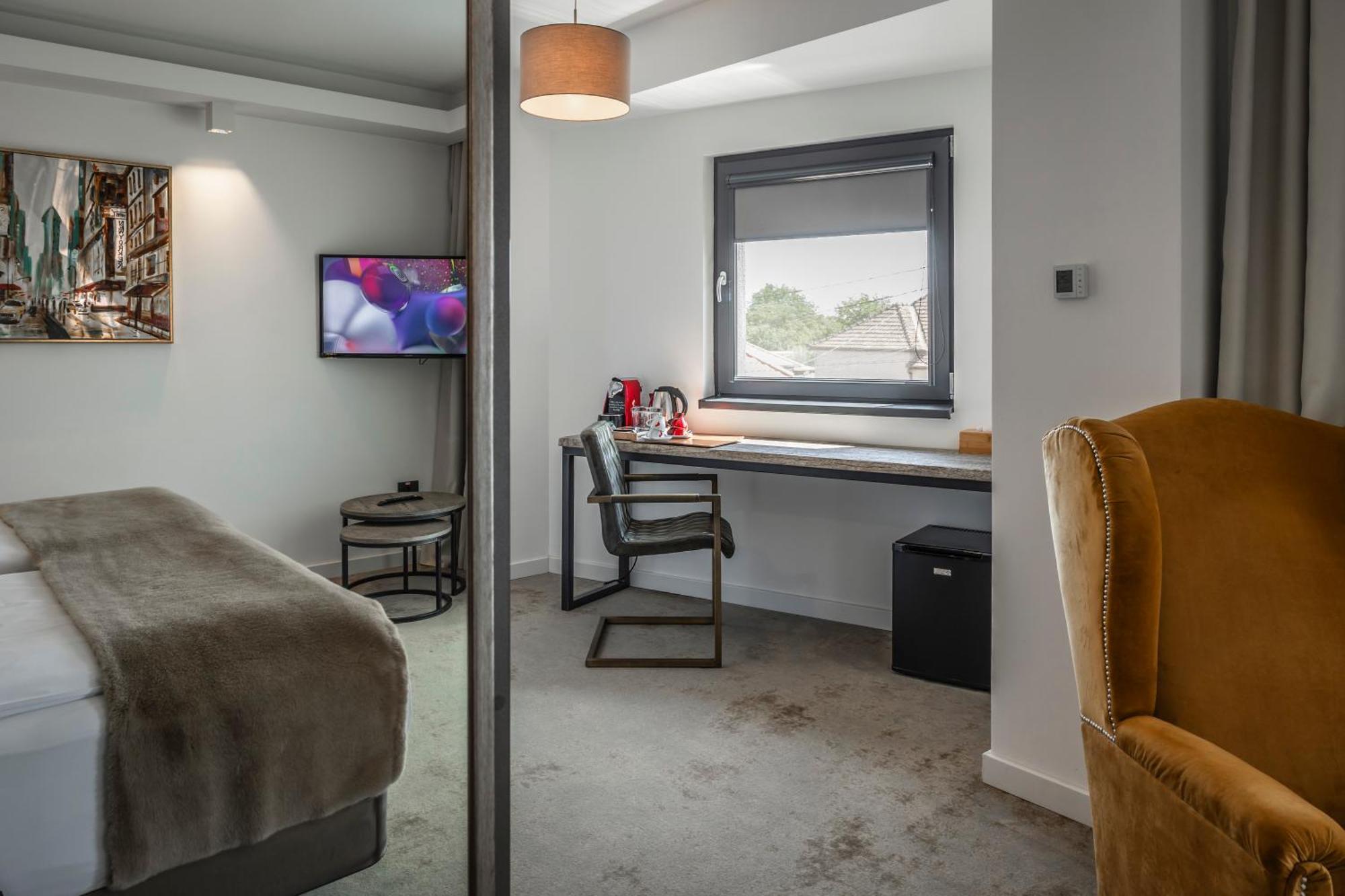 Charm Boutique Hotel Satu Mare Eksteriør bilde