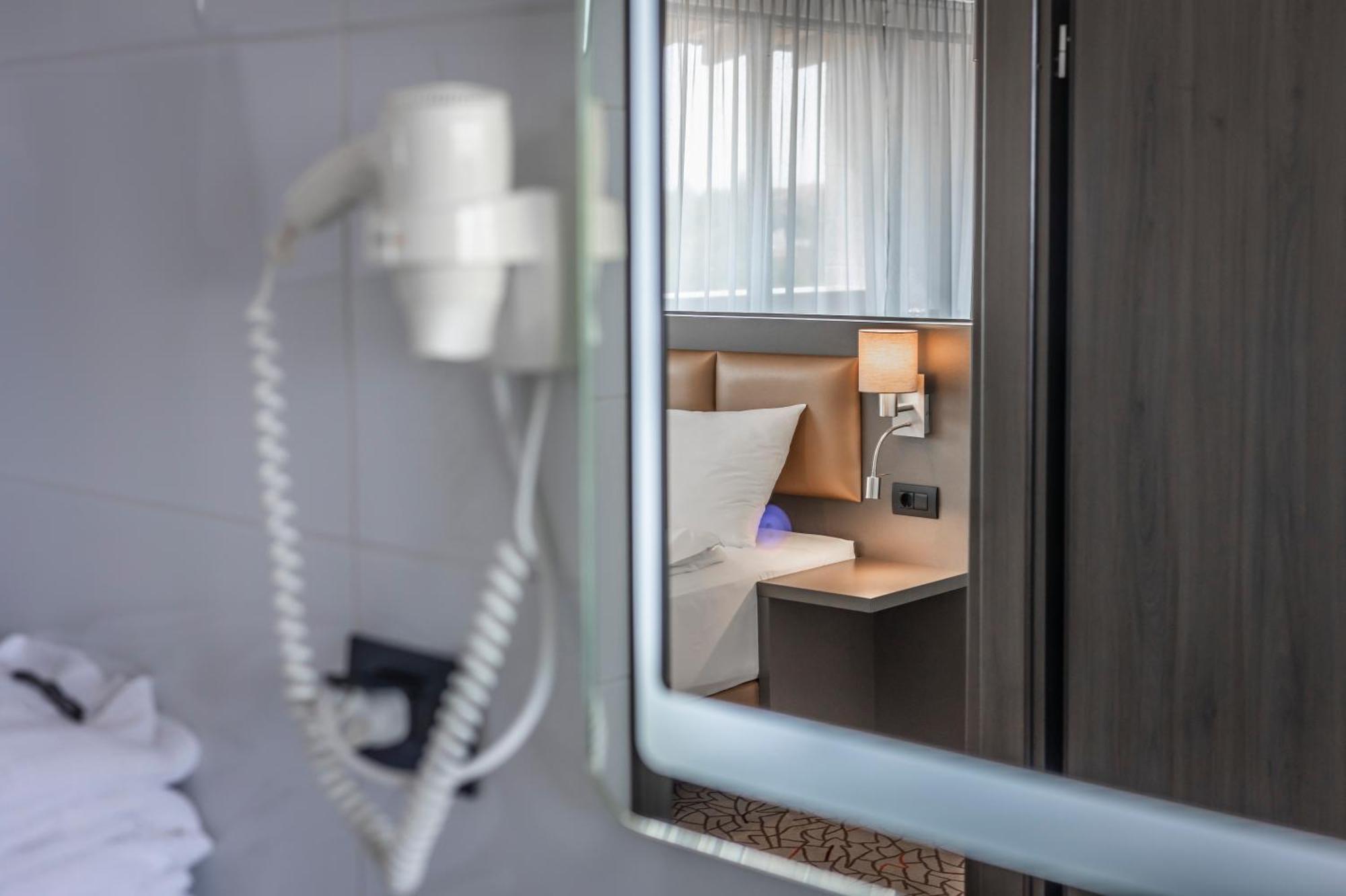 Charm Boutique Hotel Satu Mare Eksteriør bilde